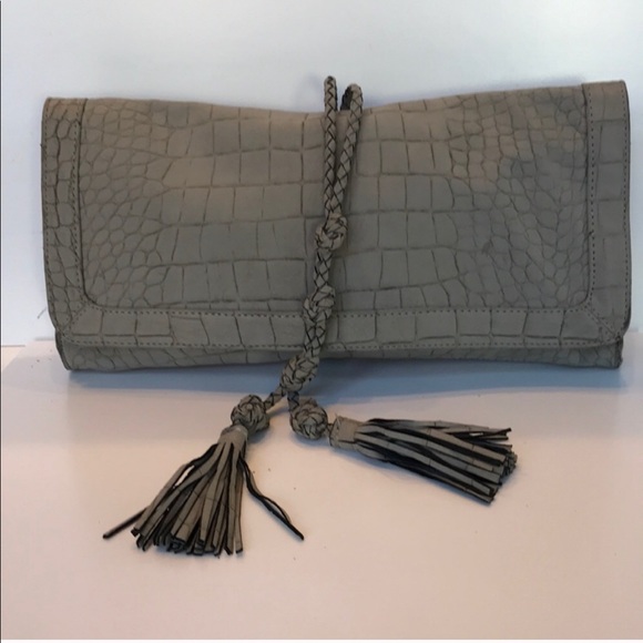 veond Handbags - ♥️Perfect clutch♥️